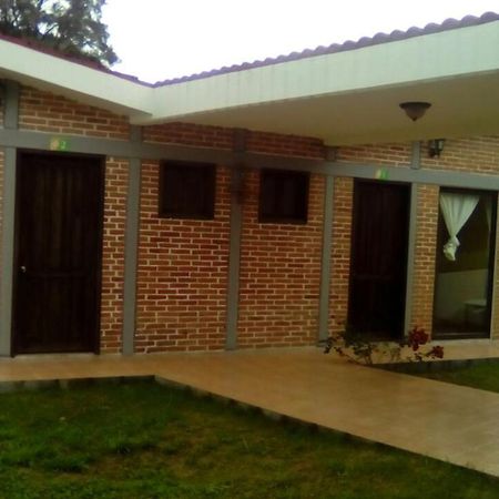 ホテルCabanas Entrada A La Sierra Zacapoaxtla エクステリア 写真